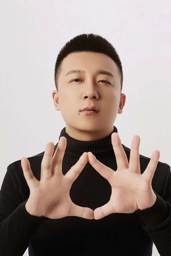 李超龙